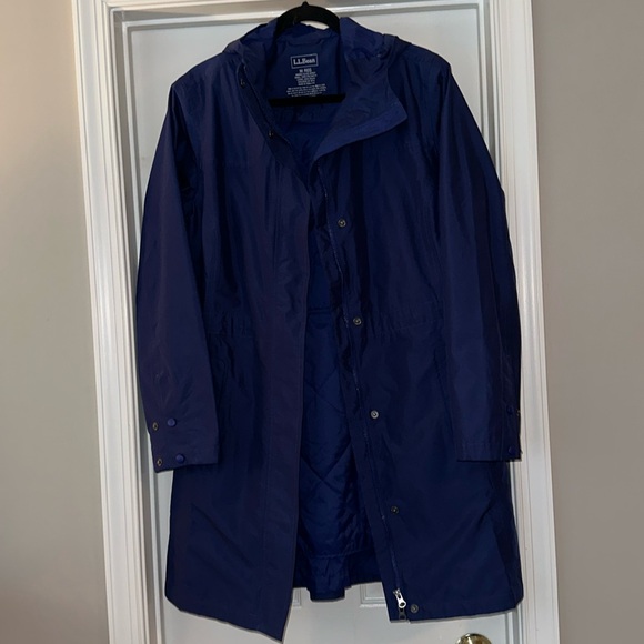 L.L. Bean Jackets & Blazers - LL Bean H2off rain coat